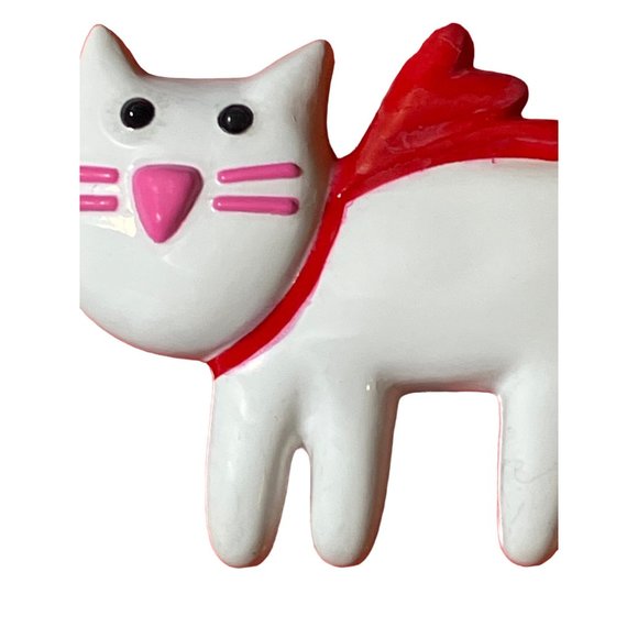 Vintage Hallmark Lapel Pin "Ready, Willing And Loveable" Valentine's White Cat - Picture 5 of 6